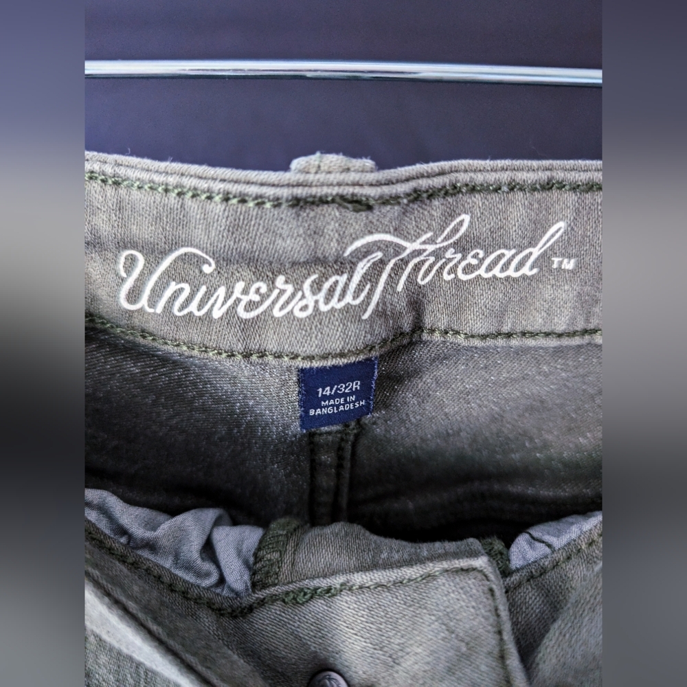 Jeans - Picture 2 of 3